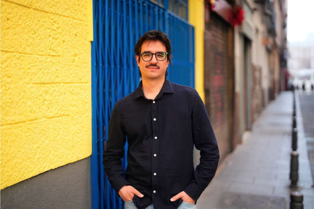 Javier Gil, el investigador de la 'generación inquilina': 